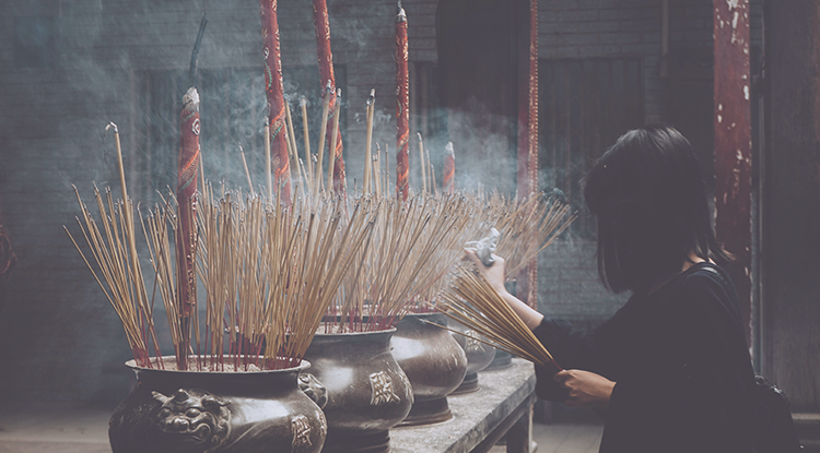 吃斋念佛、拜天公，心诚则灵？