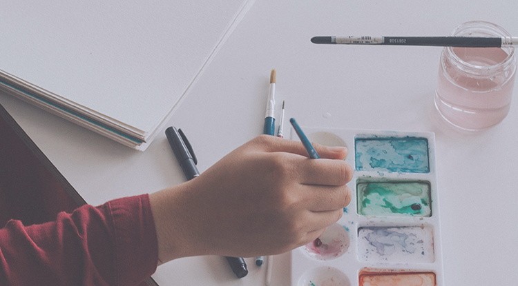 兴趣不能养活自己，还要坚持吗？